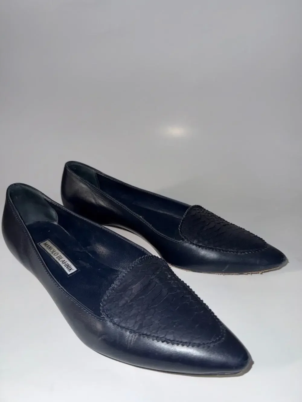 Manolo Blahnik Agos Navy Suede & Snake Leather Flat size 37